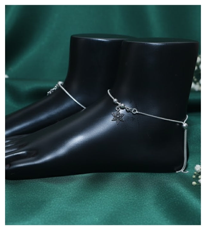 Petal Glow 92.5 Silver Flower Anklet