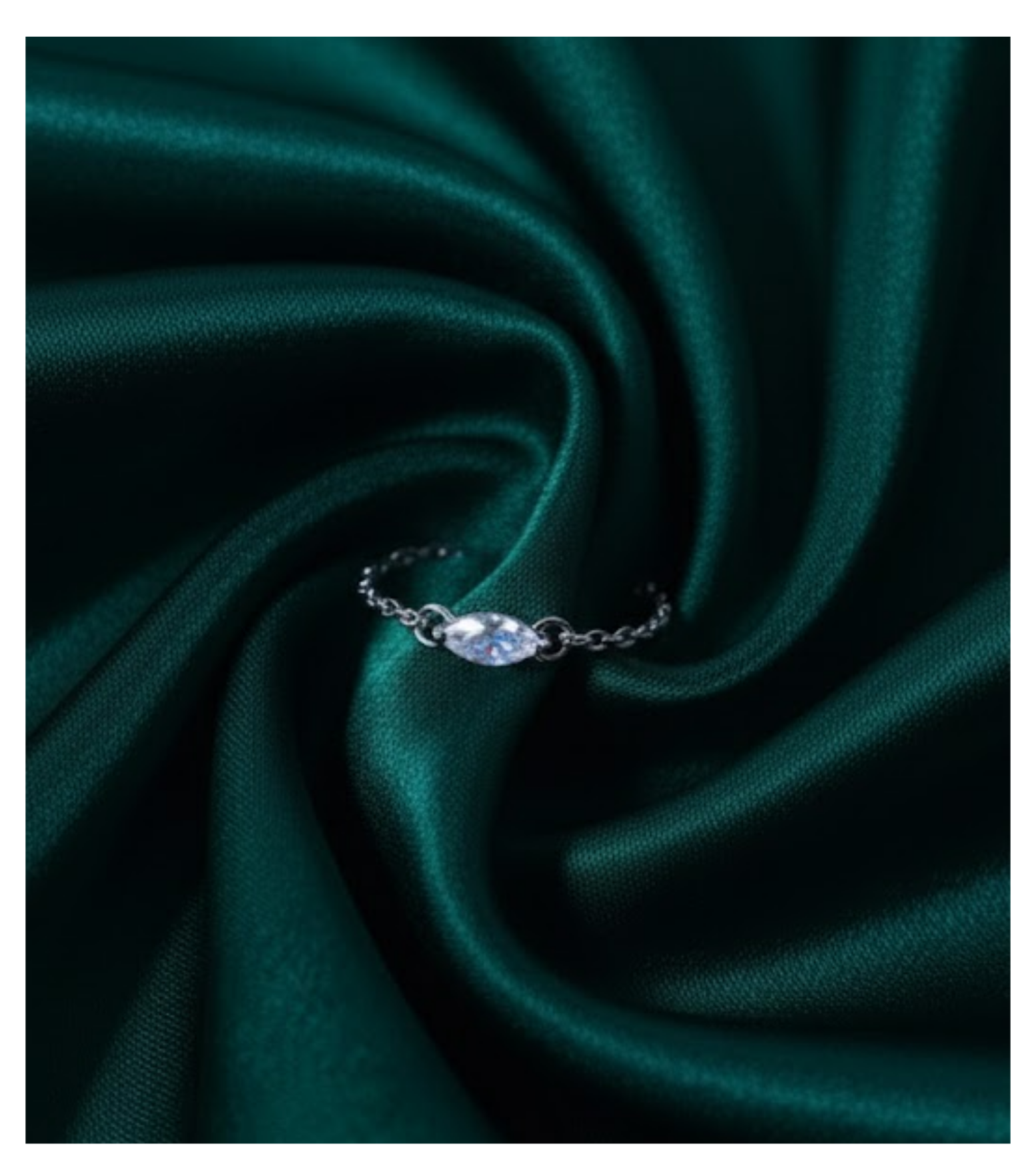 Moonlit Oval Adjustable 92.5 Silver Chain Ring