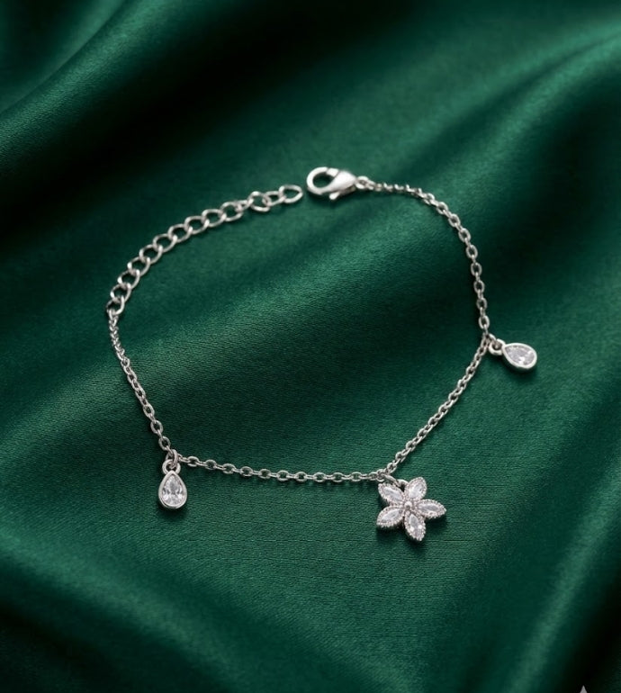 Petal Glow Silver Bracelet