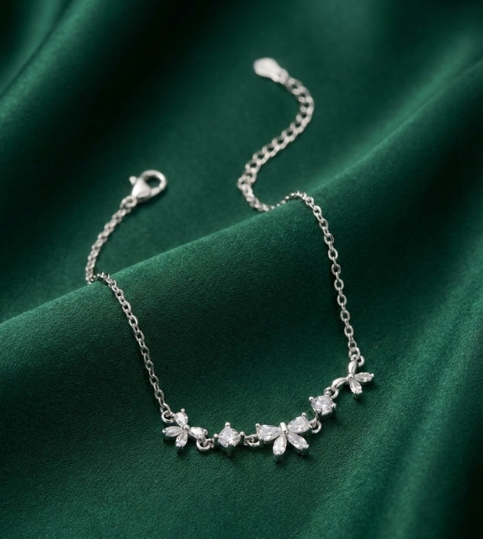 Petal Line 92.5 Silver Bracelet