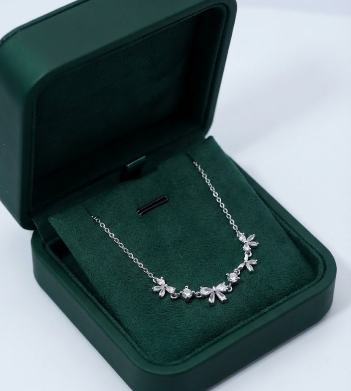 Petal Line 92.5 Silver Bracelet